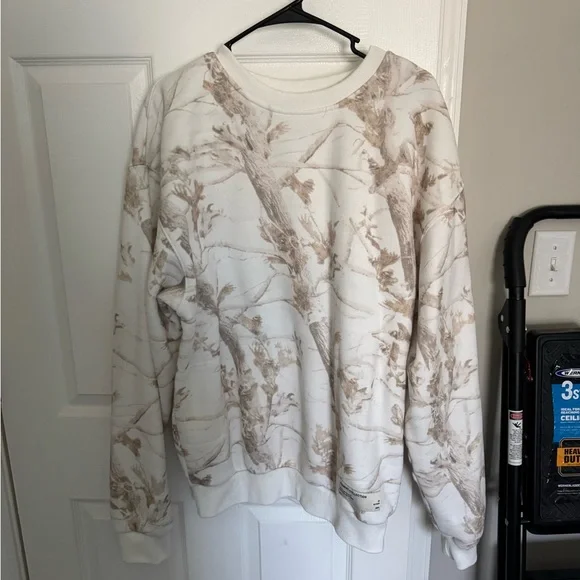 Comfrt White Camo Sweatshirt - Picture 2 of 3